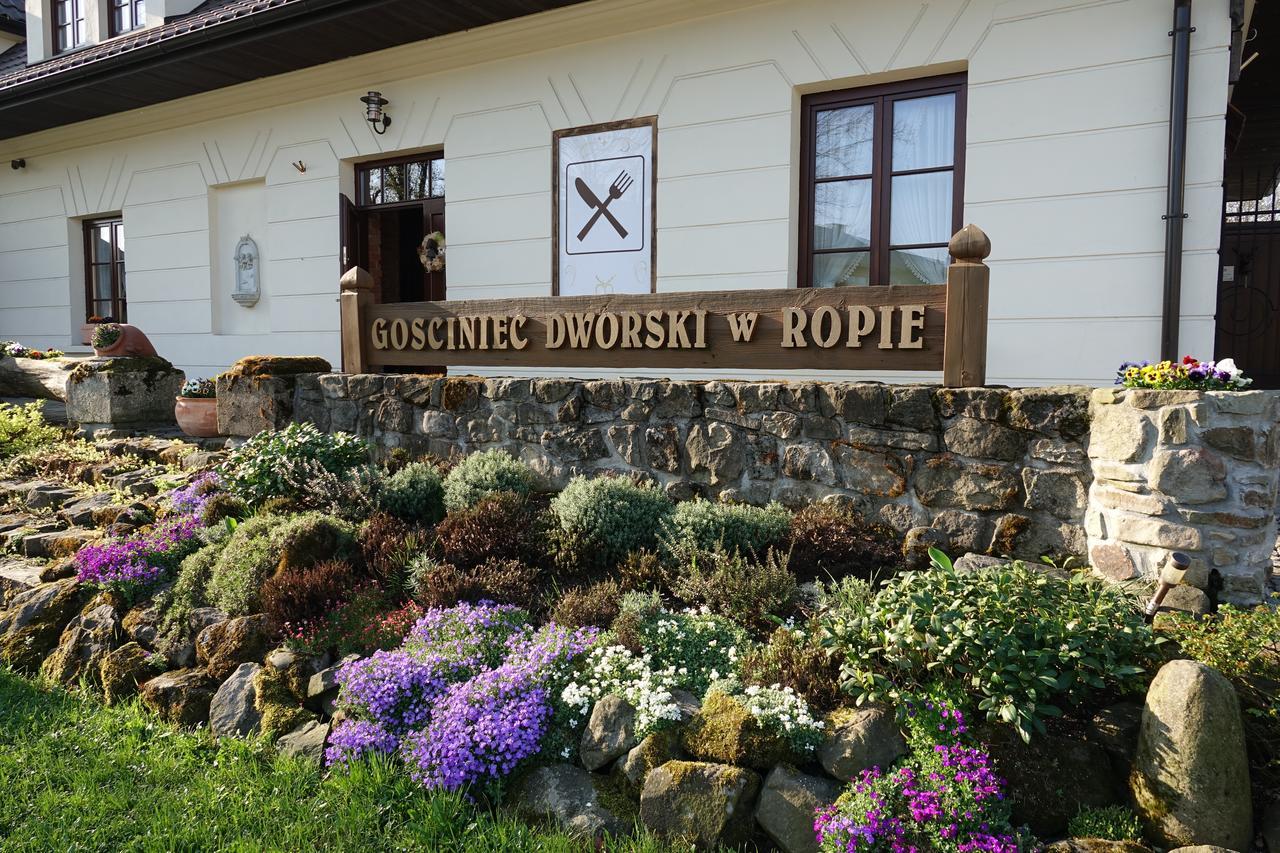 Gosciniec Dworski W Ropie - Pokoje Goscinne Ropa Ngoại thất bức ảnh